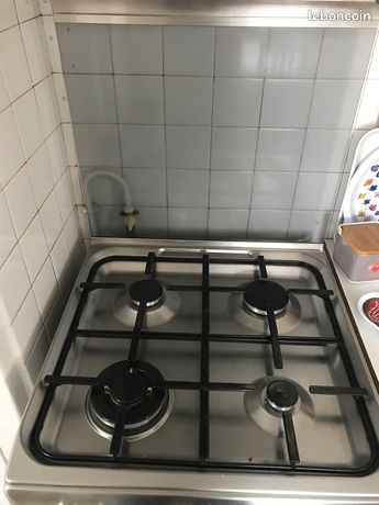 Gaziniere 4 feux et four pyrolyse