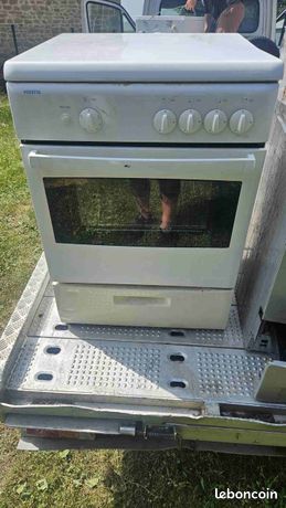 Gaziniere au gaz et four electrique 064039et5867