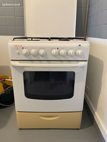 Gaziniere avec bouteille et raccord