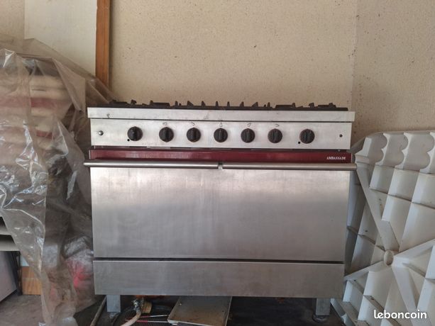 Gaziniere/fourneau ambassade