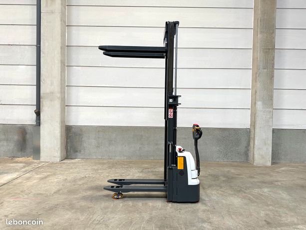 Gerbeur électrique avec levée initiale 1500 Kg et DISPO