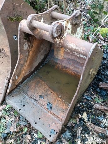 Godet terrassement 56cm Axes de 35mm mini pelle