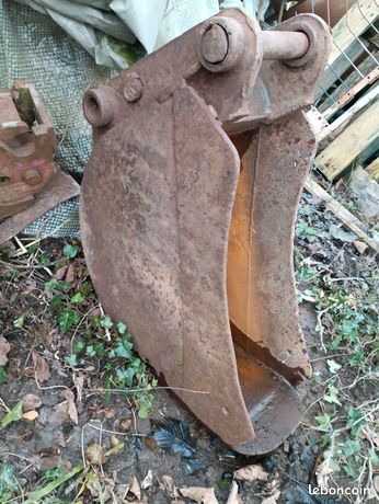 Godet tranchée 26 cm Axes de 45 pelle de 3 à 8t