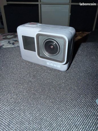 GoPro hero 5 avec karma grip état neuf