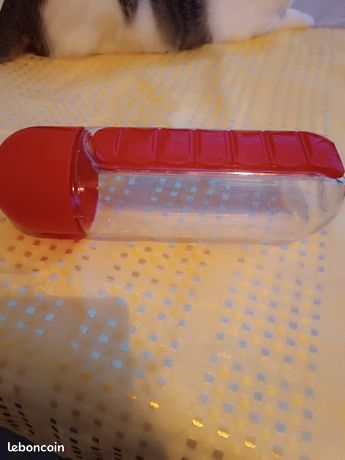 Gourde avec pilulier