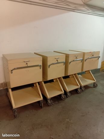 Grand casier à roulette