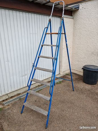 Grand Escabeau Bleu en très bon état