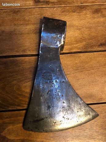 Grand fer de hache forgé 1946 estampillé Creuset Saut du Tarn