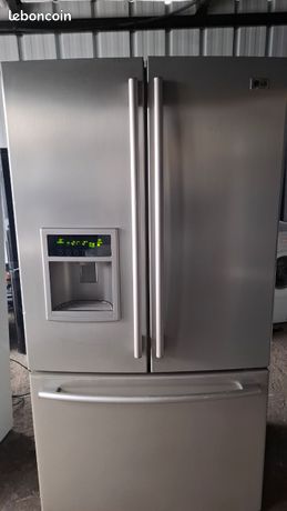 Grand frigo Américain marqué LG