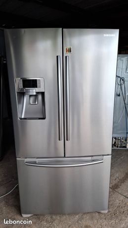 Grand frigo Américain marqué SAMSUNG presque