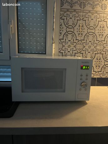 Grand micro onde très bonne état