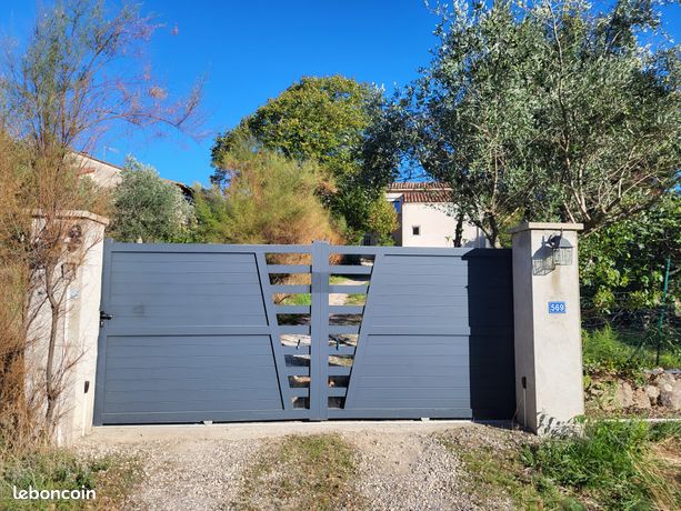 Grand portail alu 4m – bon état, prêt à poser