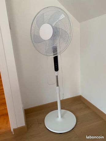 Grand ventilateur essentiel ''b'' + télécommande