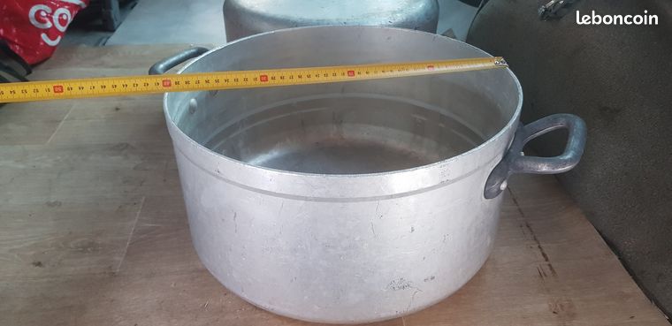 Grande casserole en aluminium