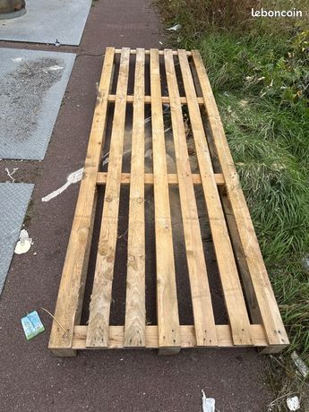 Grande palette à donner