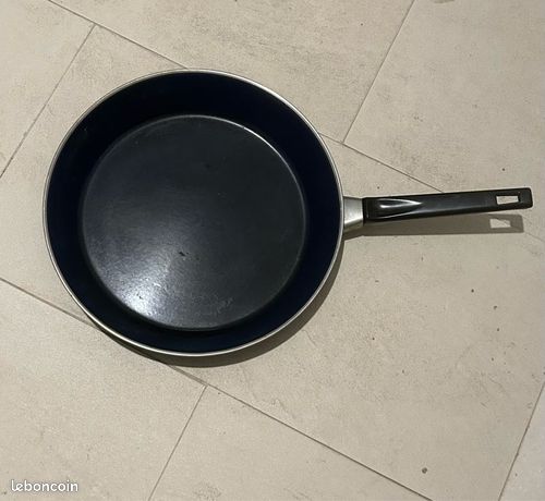 Grande poêle antiadhésive Revêtement intérieur bleu