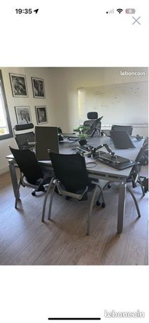 Grande table de réunion