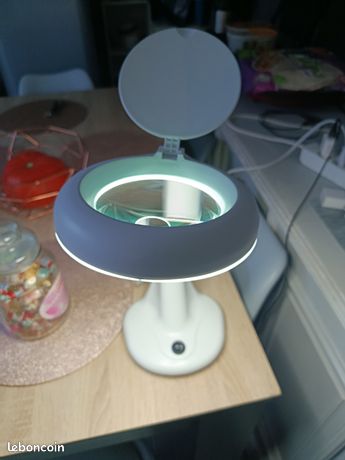Grande Lampe loupe a led