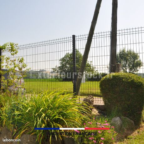 Grillage Noir pour Clôture Résidentielle