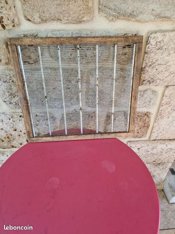 Grille à reine métal avec encadrement bois