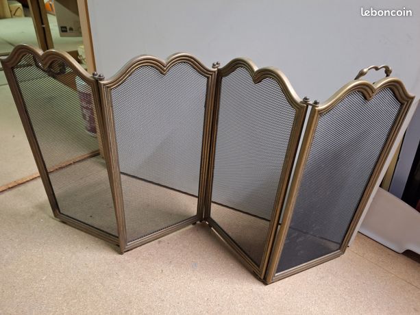 Grille de protection pour cheminée en laiton