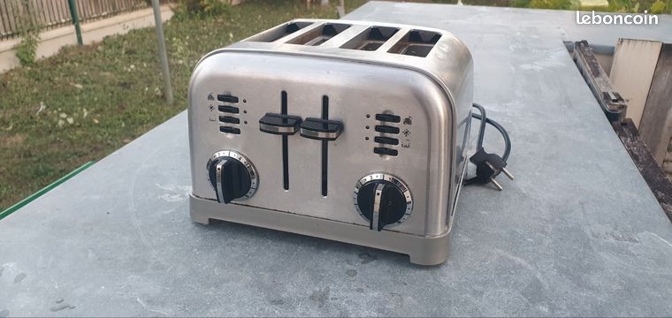 Grille pain électrique CUISINART CPT180E attention seule la partie droite fonctionne