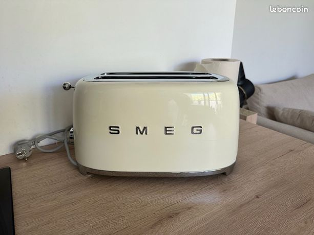 Grille pain smeg crème