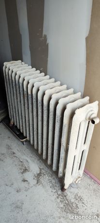 Gros Radiateur fonte fleurie ciselé
