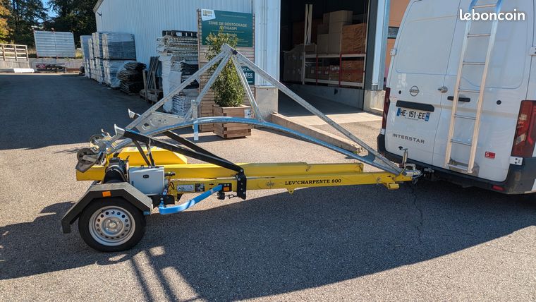 Grue lev charpente 800