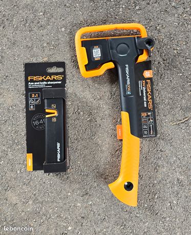 Hachette universelle Fiskars X-series X14 lame acier taille XS