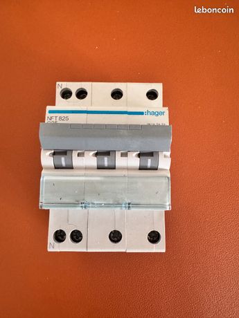 Hager NFT 825 C25 Disjoncteur 25A 3P+N 6-10kA Courbe C 3module