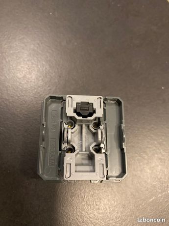 Hager WXF003 Inter/Bp neutre 2M