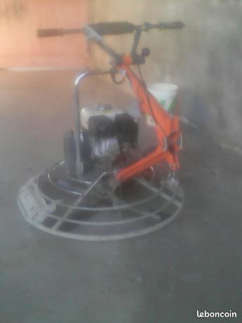 Hélicoptère lissage béton