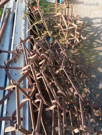 Herse de prairie traînée