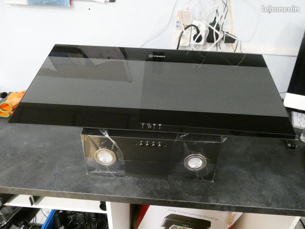 Hotte décorative murale Indesit model ihvp83flmk (Occasion, défaut )