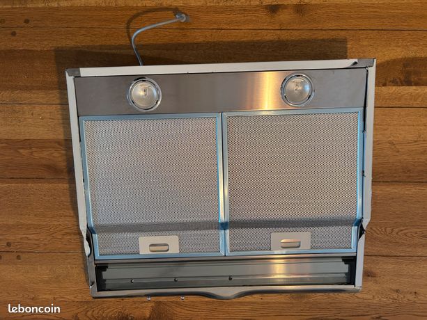 Hotte Whirlpool jamais installée