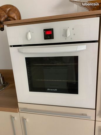 Hotte , plaque de cuisson , four