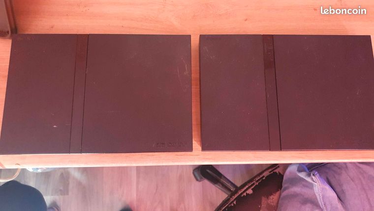 HS Lot de 2 PlayStation 2 pour pièces