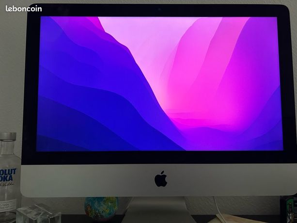 IMac avec clavier et souris