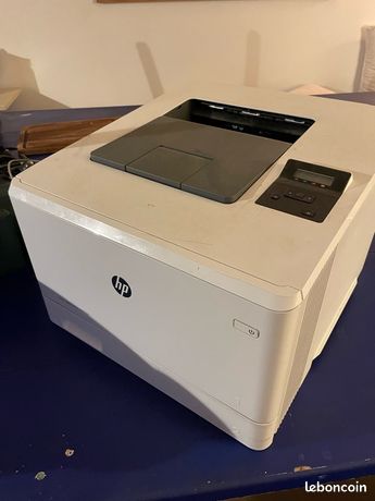 Imprimante hp color laser jet pro m452dn