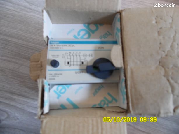 Inter diff. HAGER XU623 400v neuf 25A 500ma