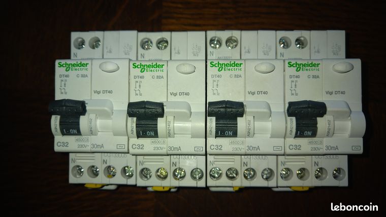 Interdiff 32 A Schneider monophasé 30 mA
