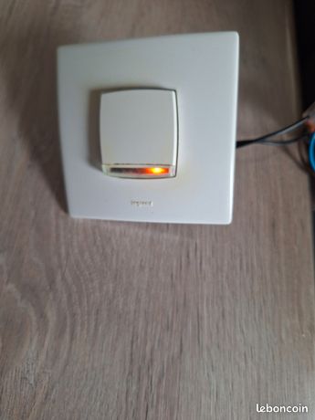Interrupteur à voyant legrand