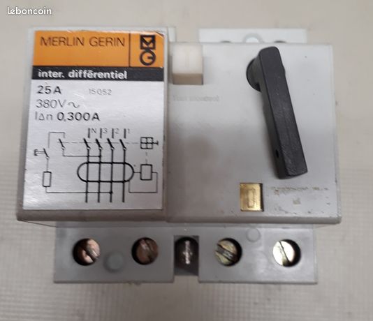 Interrupteur différentiel tri 25A
