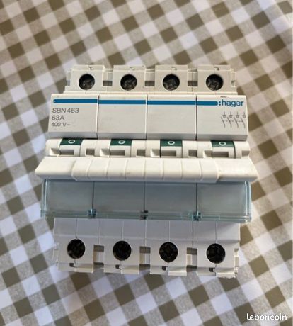 Interrupteur sectionneur 4 pôles 63A Hager