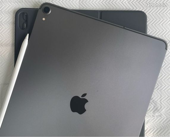IPad Pro Cellular 12.9 1To mid 2018 iOS26 avec clavier et stylet