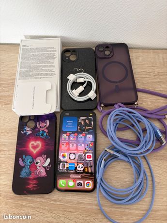 IPhone 14 bleu minuit