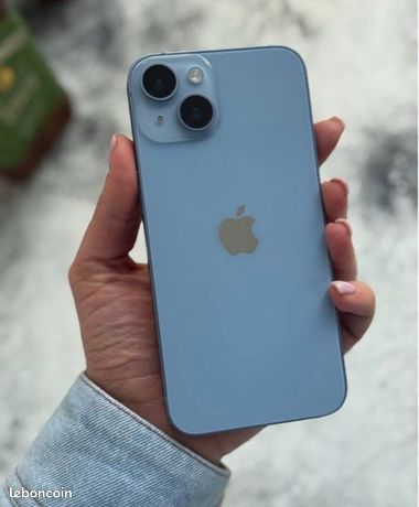 IPhone 14 top