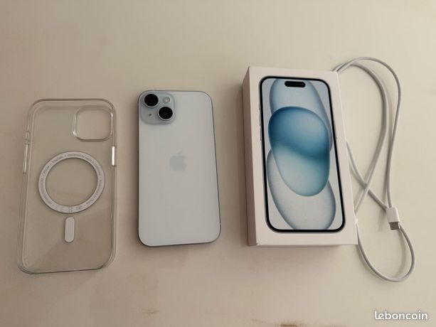IPhone 15 bleu 128 Go avec coque Apple MagSafe comme neuf
