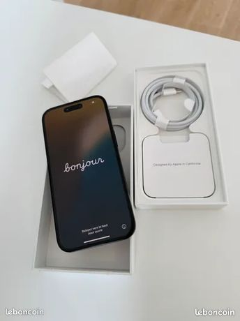 IPhone 15 - Noir - 128 GO très bon état à vendre